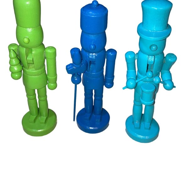 CHRISTMAS 2021 COLORFUL NUTCRACKER 3 PACK - Picture 2 of 10